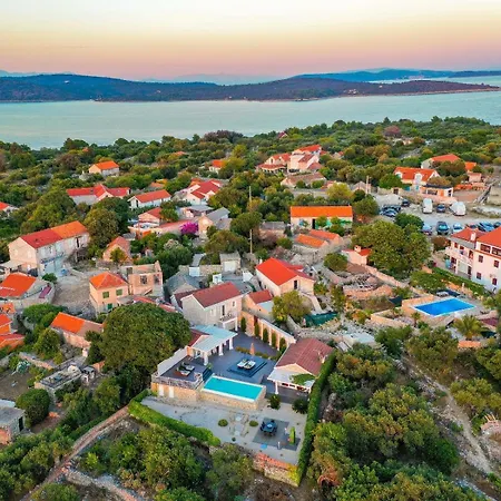 Drvenik Mali Vila Petomavar