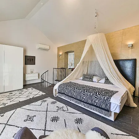 Vila Drvenik Mali *